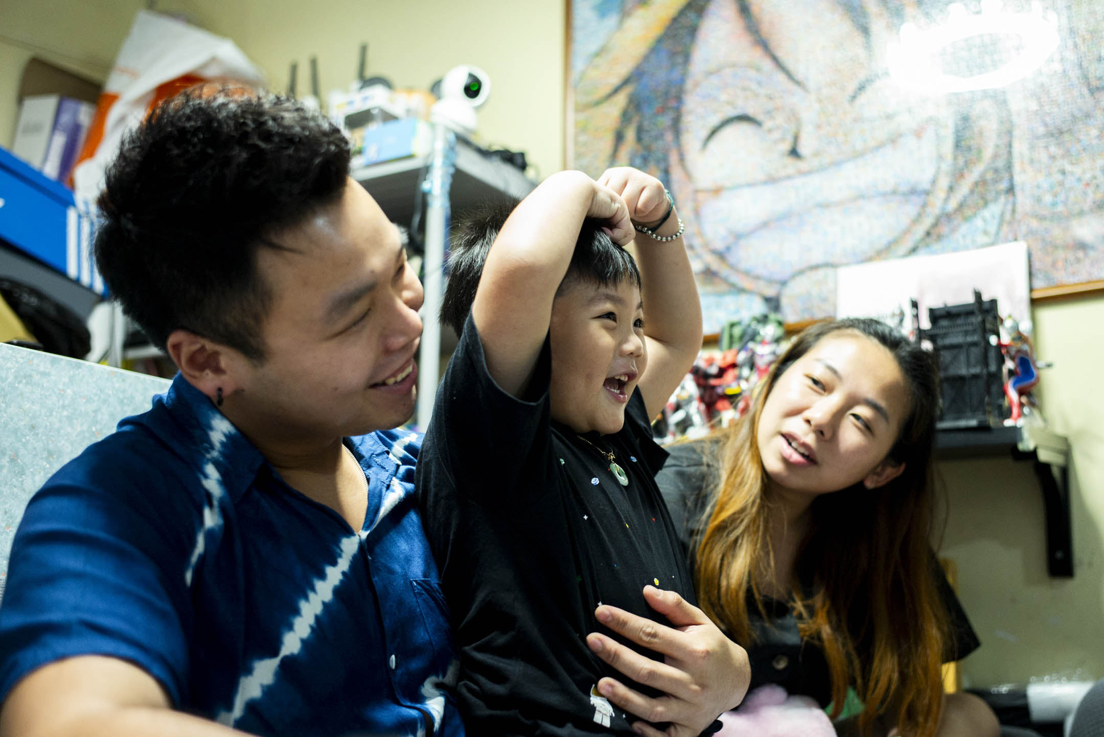 父母離婚時,女兒 Bailey 曾經在情感上為爸爸找藉口,在理智上卻知道自己是包庇他,但是又覺得為什麼其他人那麼幸福,自己卻要單親。過了很久她才明白,兩個人勉強一起沒有幸福。攝:林振東/端傳媒
