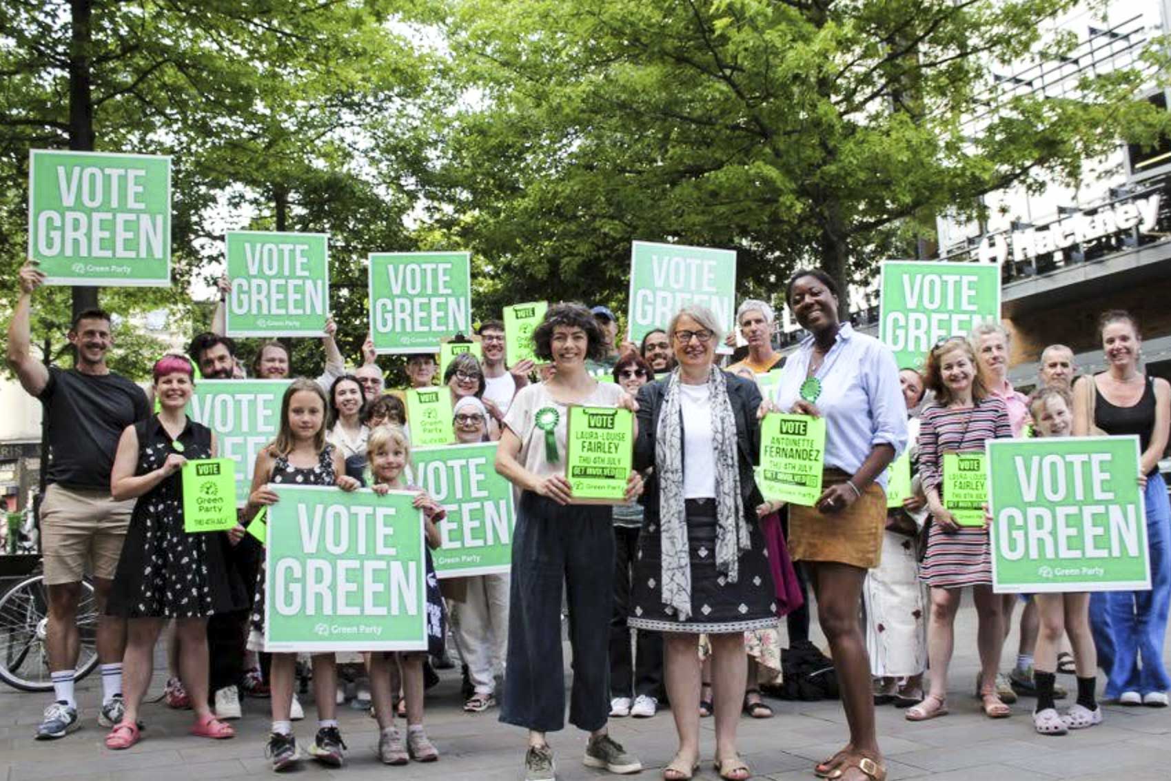 Natalie Bennett 與綠黨候選人。圖:受訪者提供