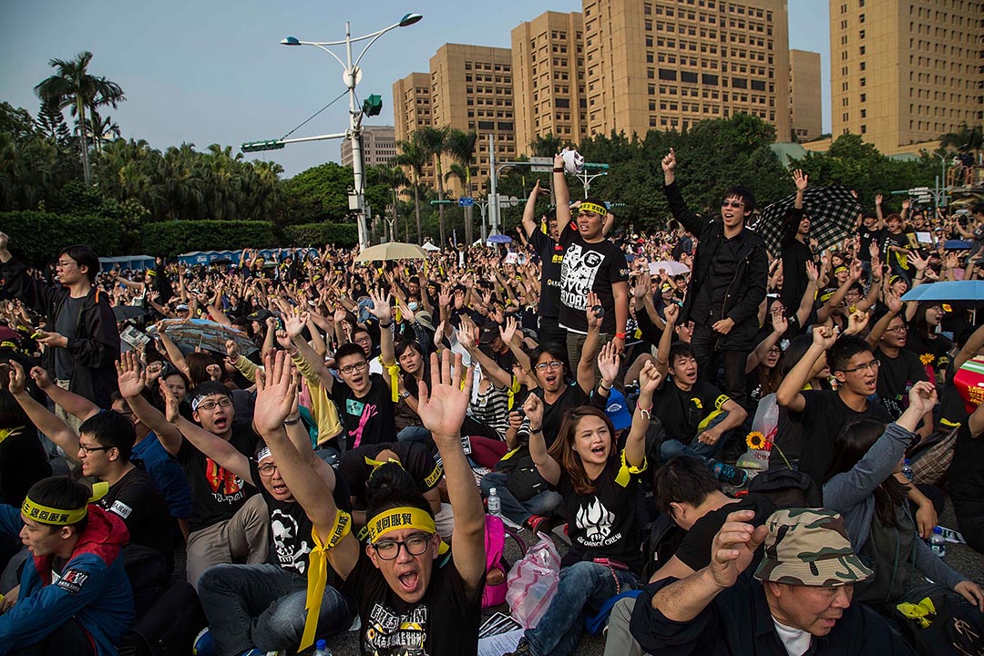 2014年3月30日,台北,逾二万人在凯达格兰大道参与反服贸集会。摄:Lam Yik Fei/GETTY