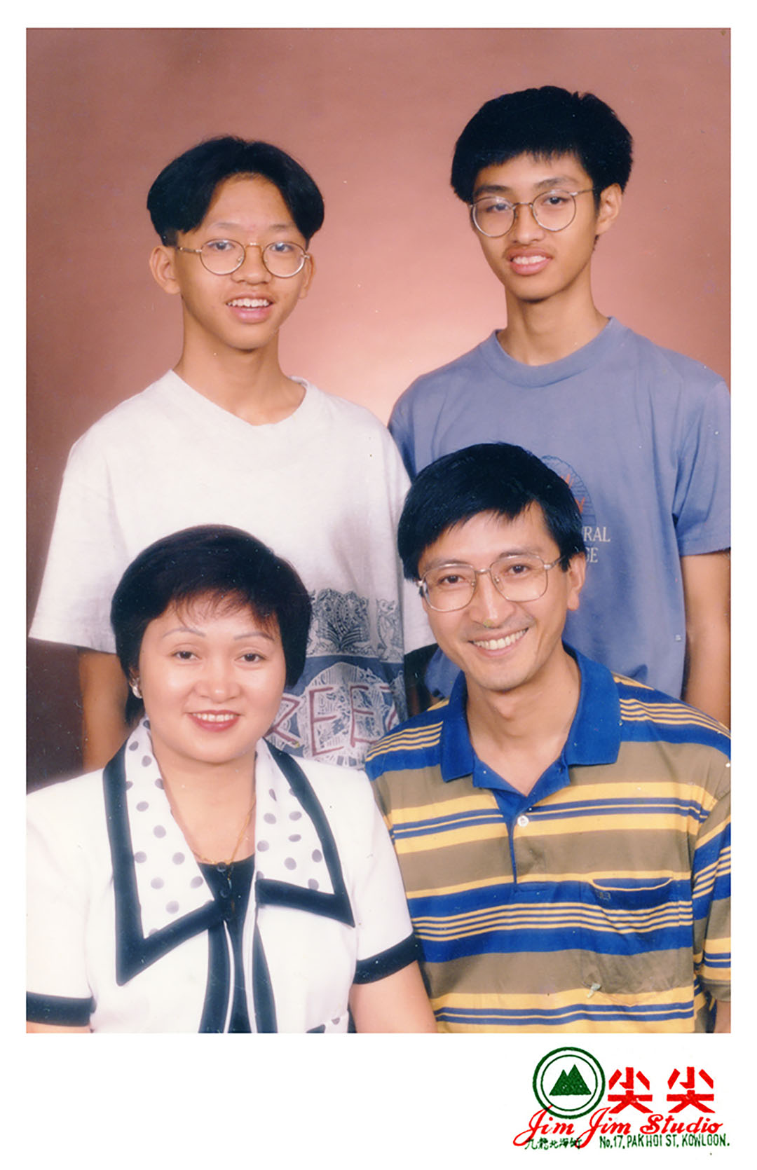 1996年“尖尖”老板移民。林国盛太太说,要赶在这之前,请老板操刀替他们拍一张全家福。相片由受访者提供