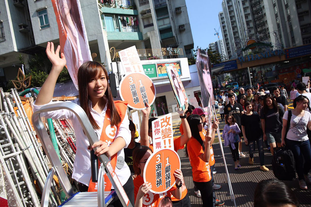 黃埔東候選人游蕙禎今午在黃埔街站拉票。攝：羅國輝/端傳媒
